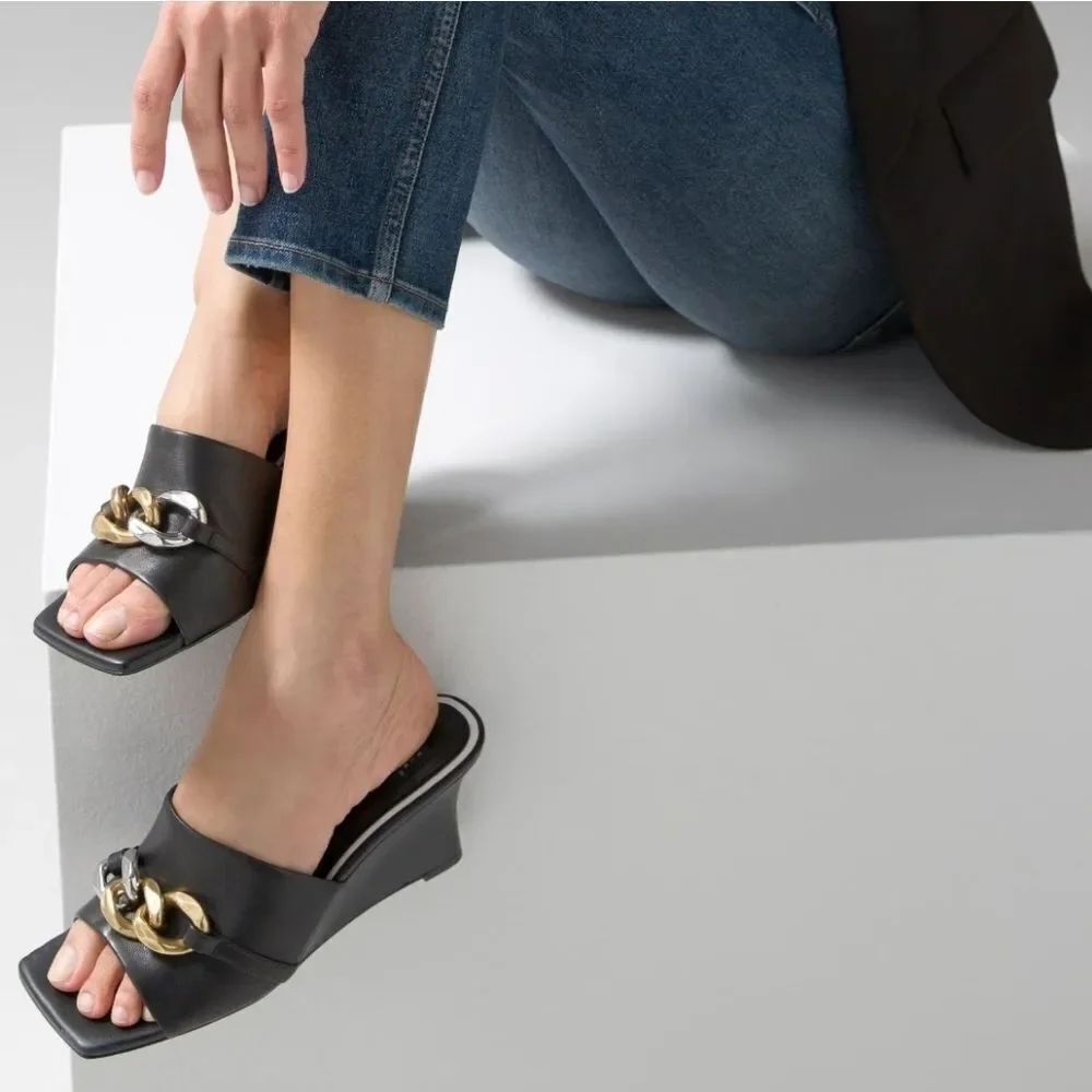 WHITE HOUSE BLACK MARKET SQUARE TOE CHAIN WEDGE SANDAL